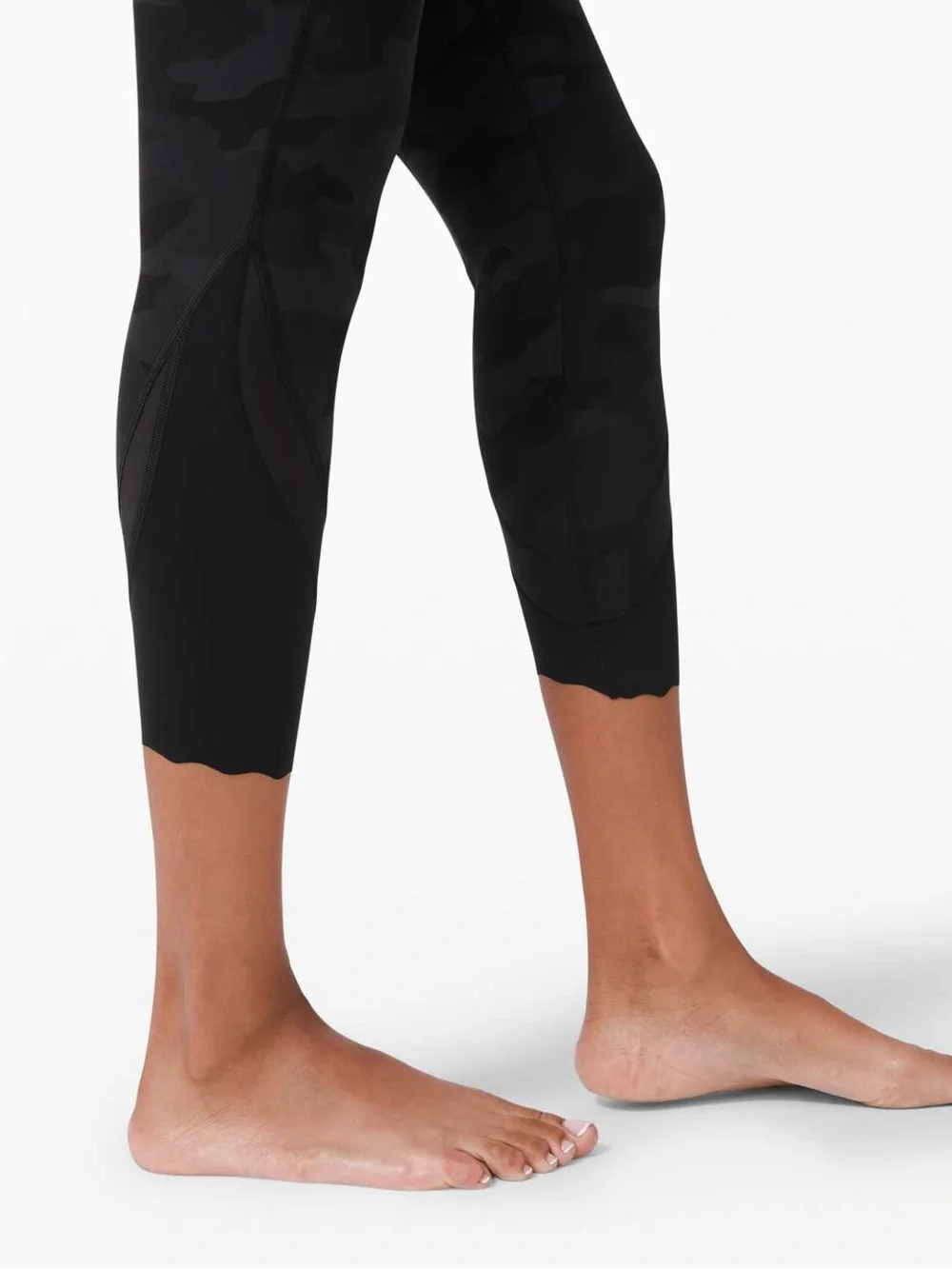 Lululemon Wunder Under Camo Crop High-Rise  Scallop Size 2